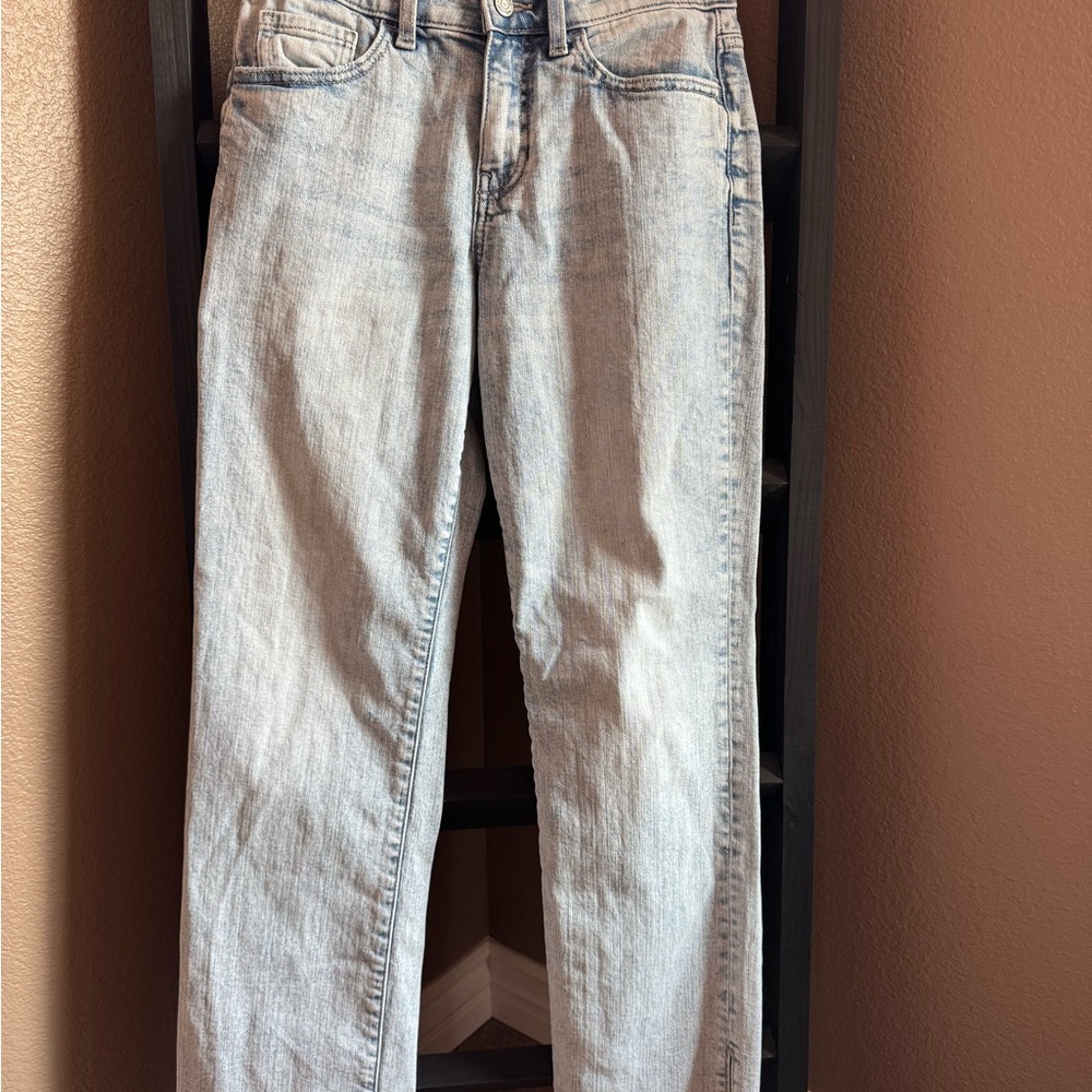 Blue Straight Leg Jeans Timeless Style